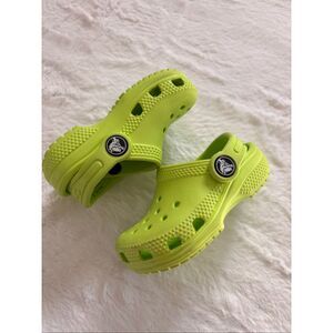 Crocs Size 5C Limeade Green